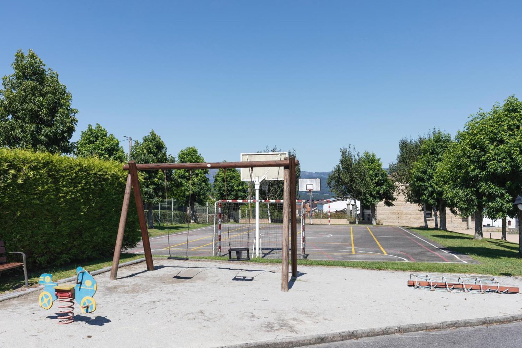 Baruhaus Piscina Y Parking Rianxo Apartman Rianjo Kültér fotó